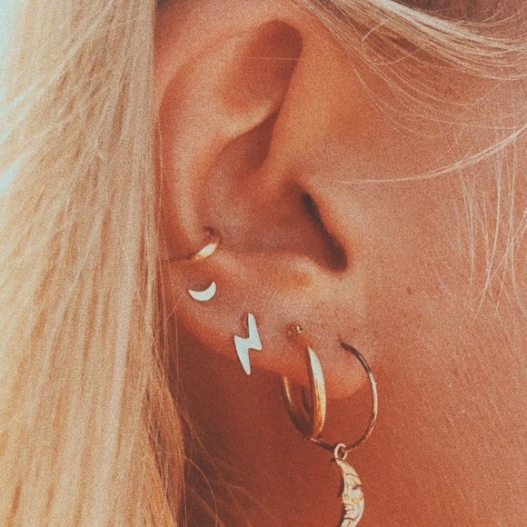 FREE Mystery Earrings With Any Purchase - Picture 2 of 6